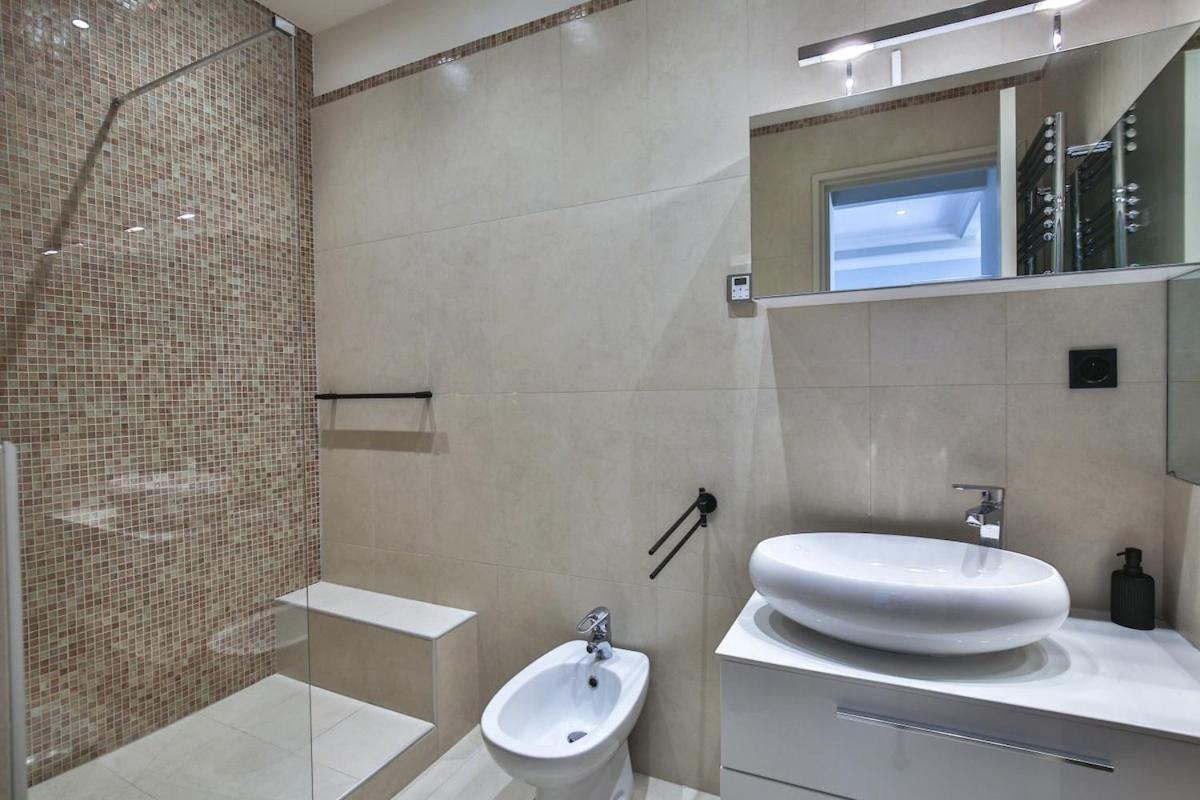 Balcon Vue Coulee Verte. Luxe Plein Coeur De Ницца Экстерьер фото